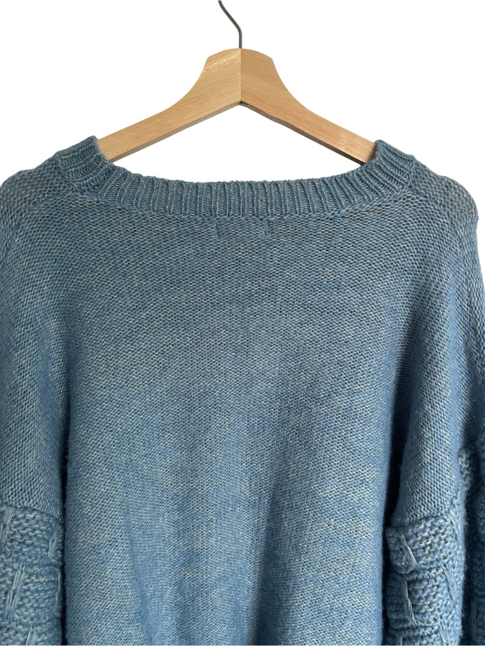 &Merci Boutique Crew neck bubble textured sleeve sweater - Blue Size Medium - Picture 8 of 11